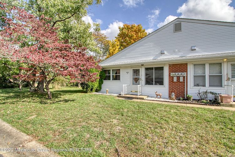 1st image of 603 Willow Ln #D