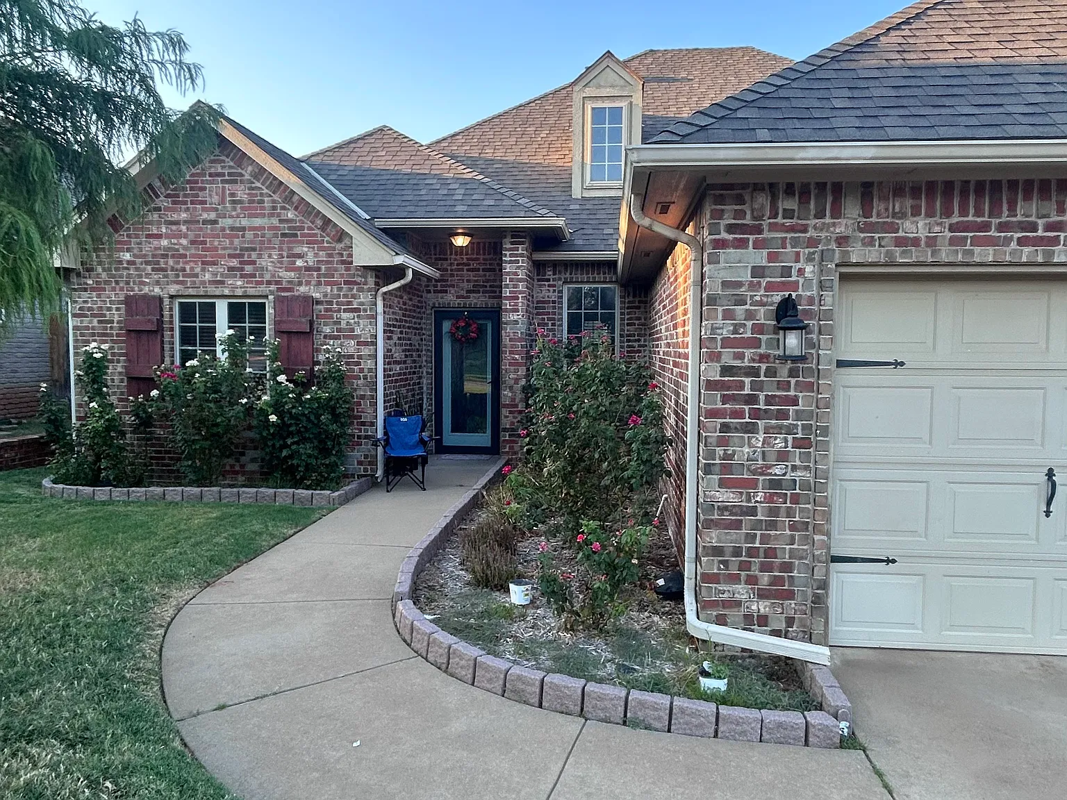 4 bed, 2.5 bath, 2262 sqft, $3,650 — Photo 1