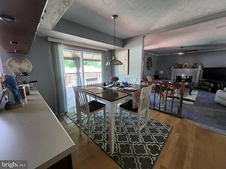 504 Parliament Rd — Photo 13