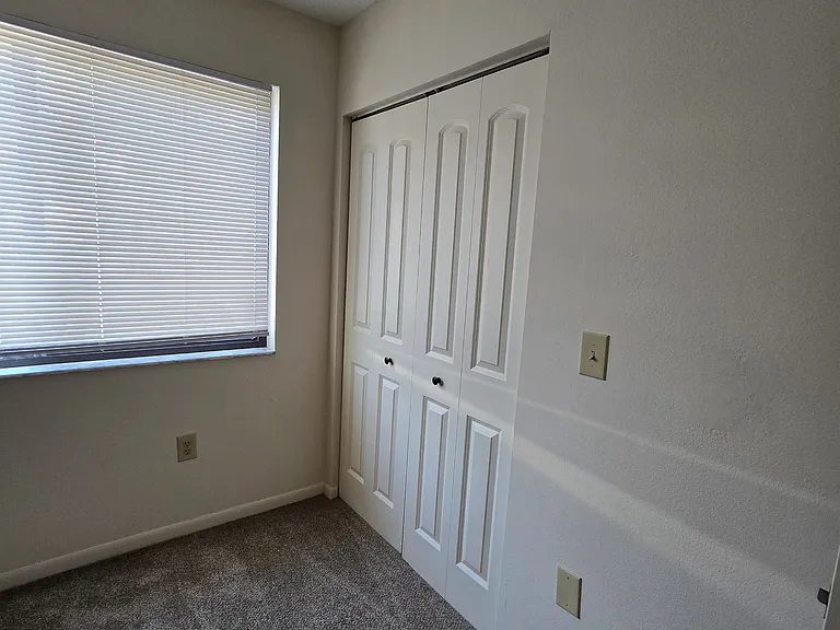 Glenncove Apartment Townhomes — Photo 31