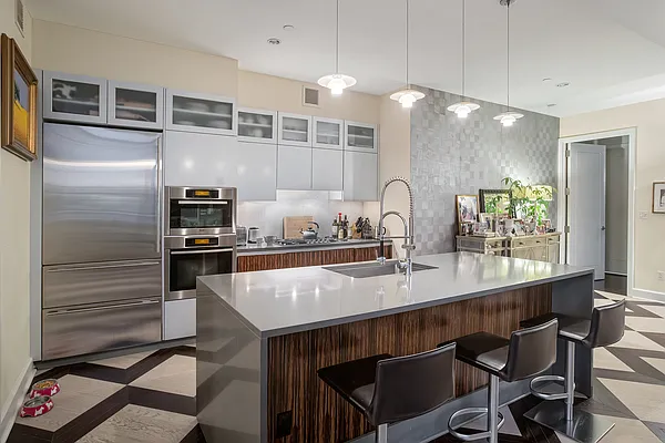 Sold by Compass | media 20