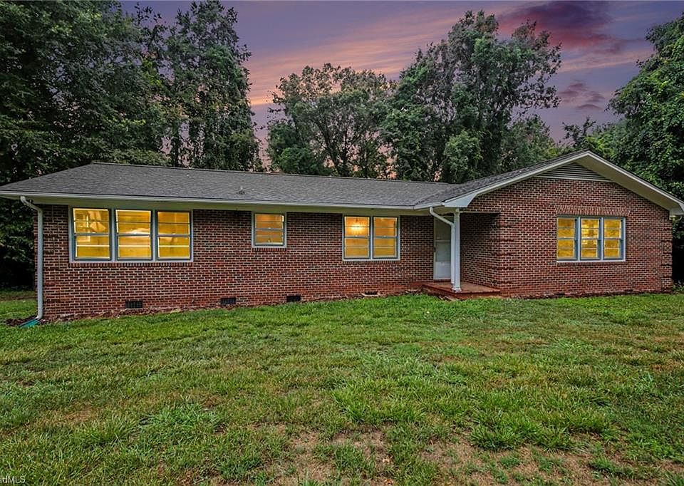 1st image of 1153 Heathwood Rd