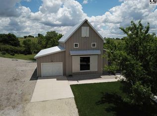1307 Pioneer Rd, McPherson, KS 67460