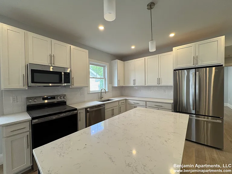 51 Fairbanks St #10 — Photo 3