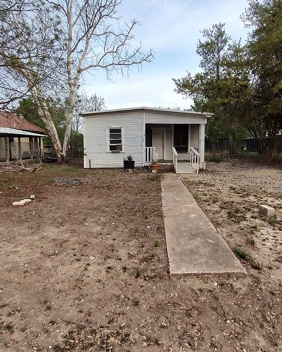 1st image of 718 Quinlan St