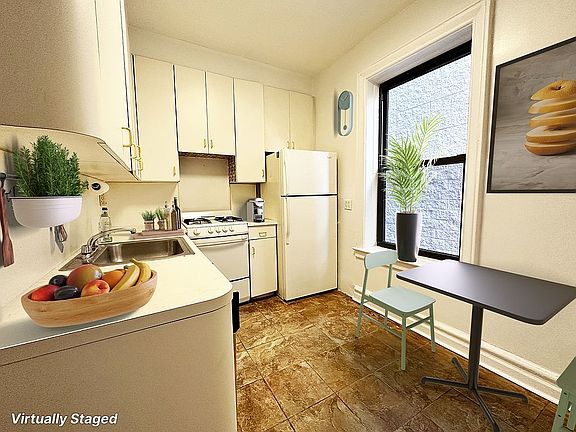 3rd image of 2950 Ocean Ave APT B5