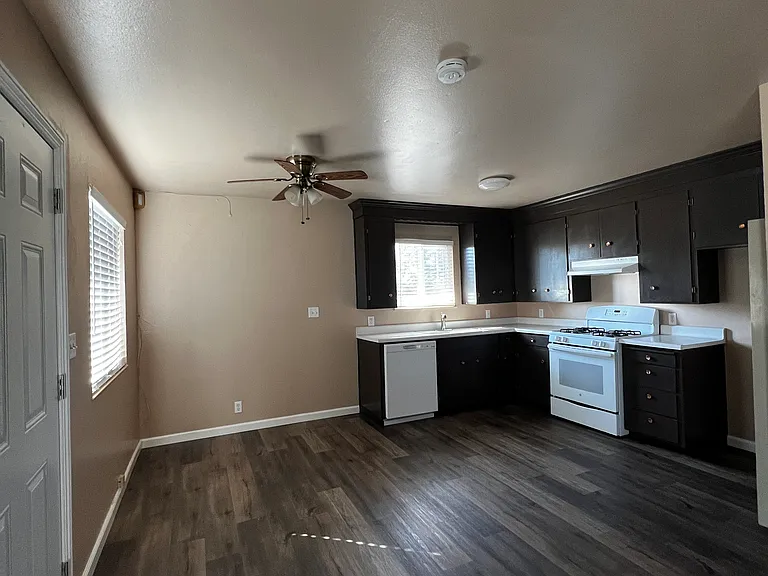 340 S Fairmont Ave #A — Photo 8