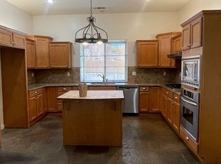 2011 S Cottonwood St, Visalia, CA 93277