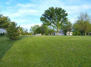560 Logue Cir, Seneca, IL 61360