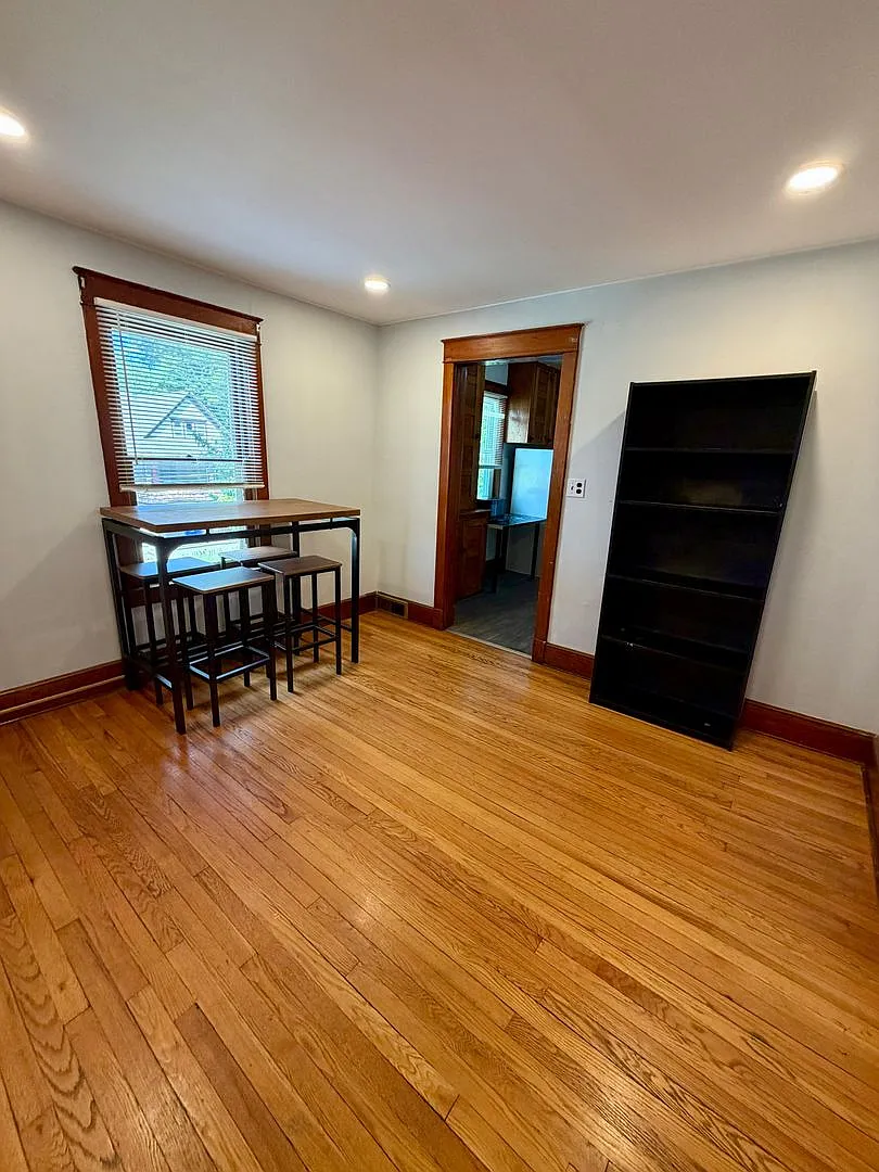 22 Mildred Ave — Photo 3