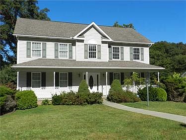 1st image of 77 Laurel Dr