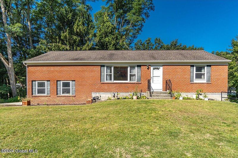 3rd image of 6 Gilmore Terrace