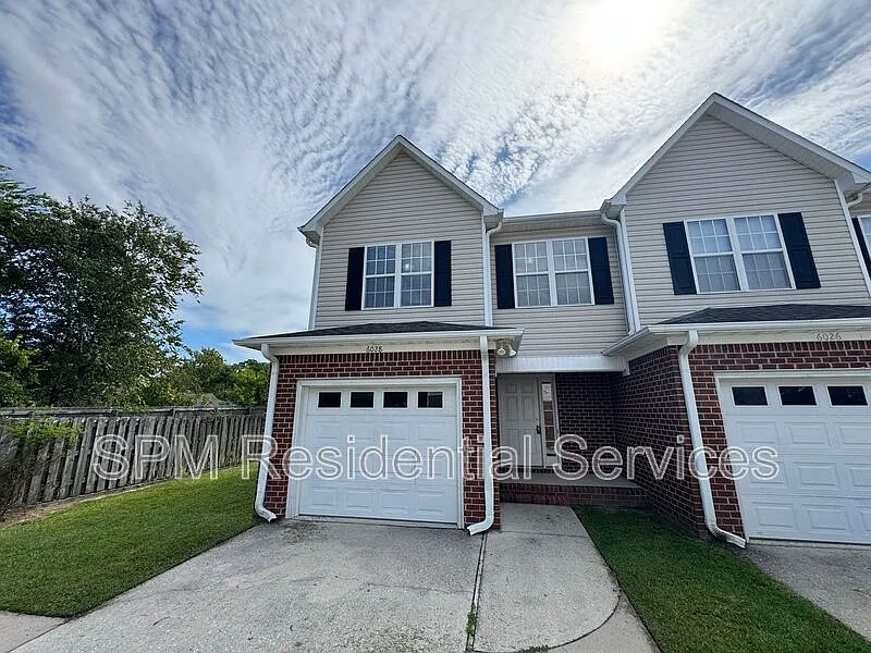 6028 Larson Pl