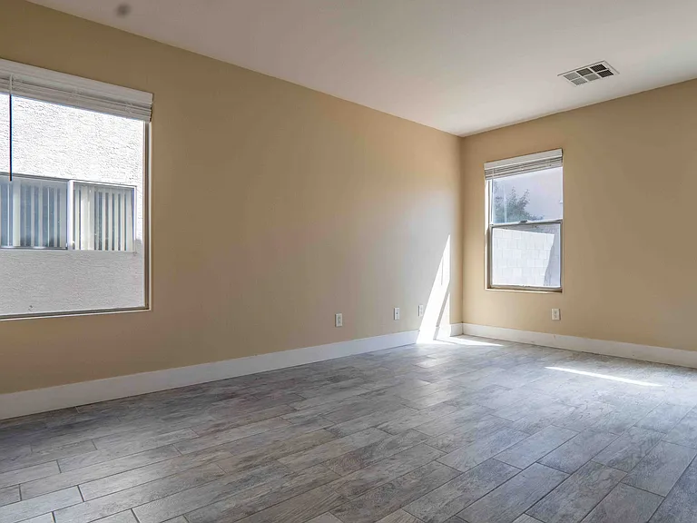 5558 Rollins St — Photo 8