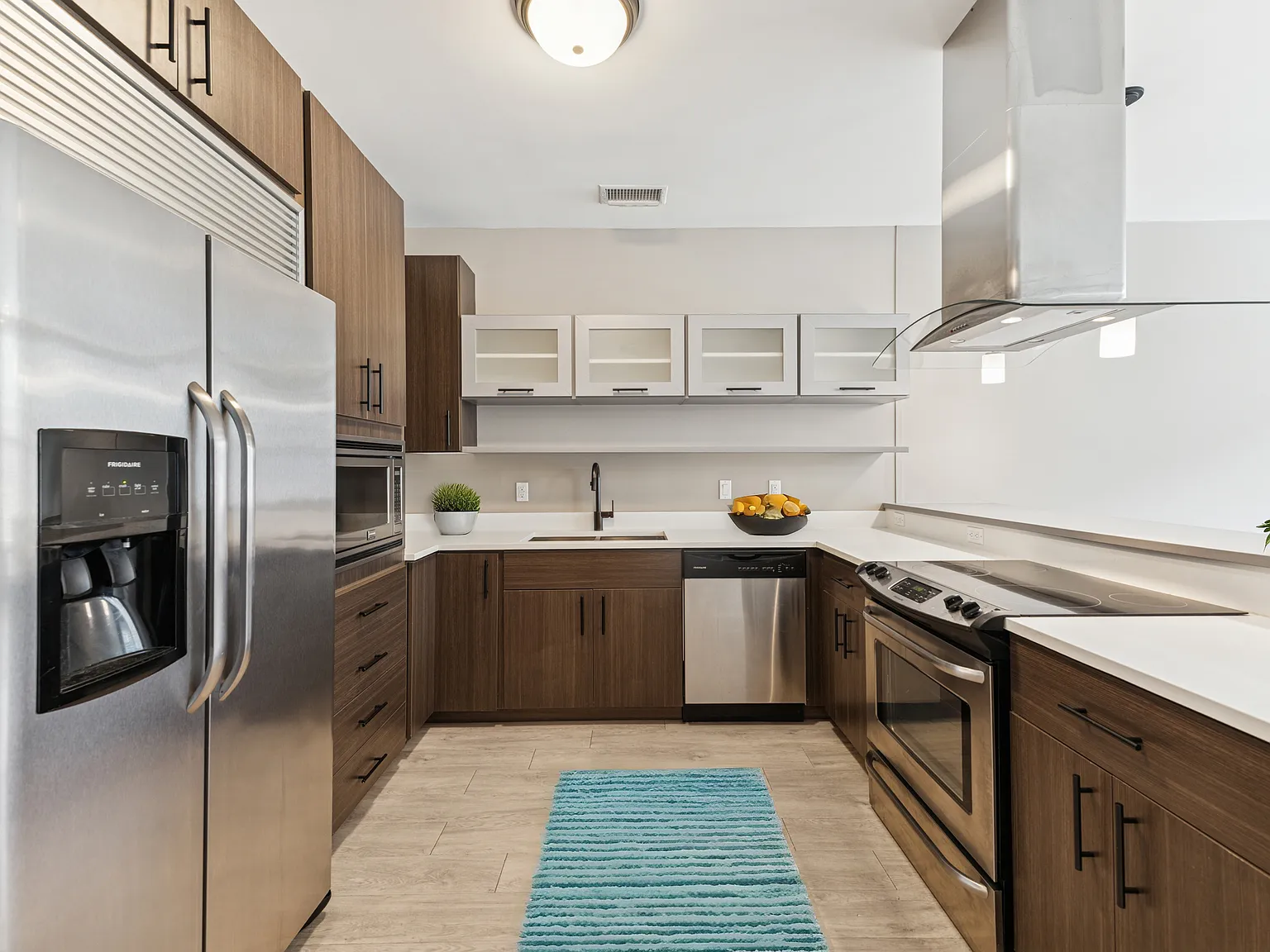 Crocker Park Living — Photo 4