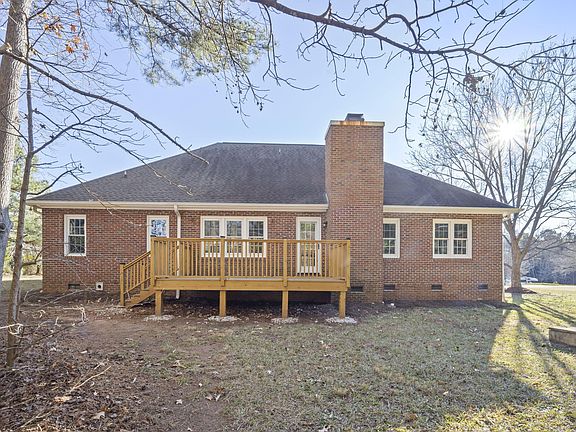 4th image of 912 Broadhaven Dr