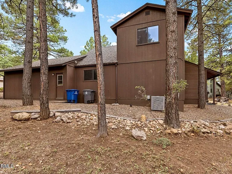 2803 N Carefree Cir — Photo 24