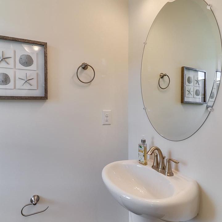 1st image of 26037 Hayfield Ln