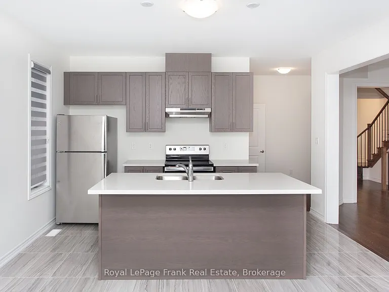 5 Hennessey Cres — Photo 14