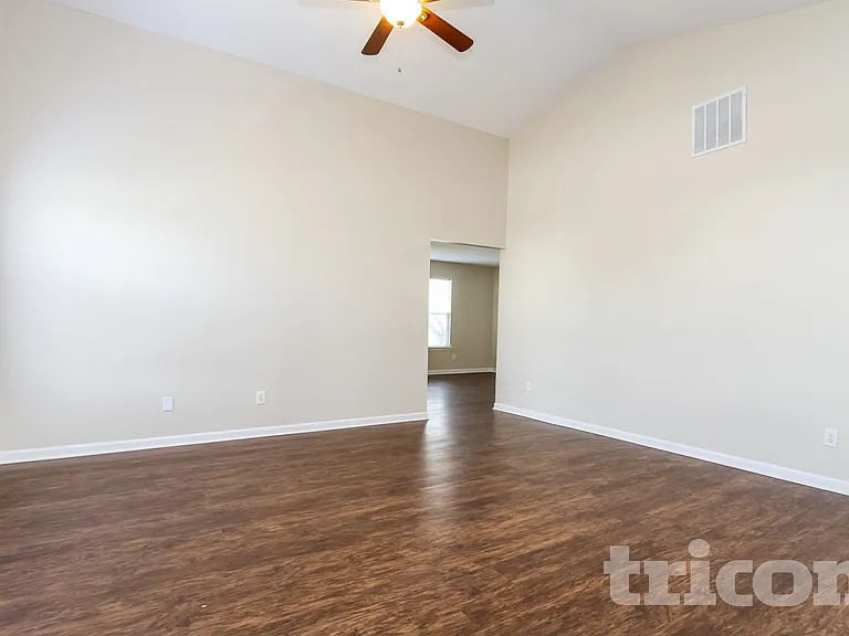 2313 Real Quiet Dr — Photo 2
