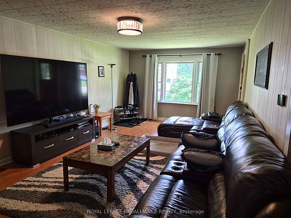 4th image of 162 1st Ave