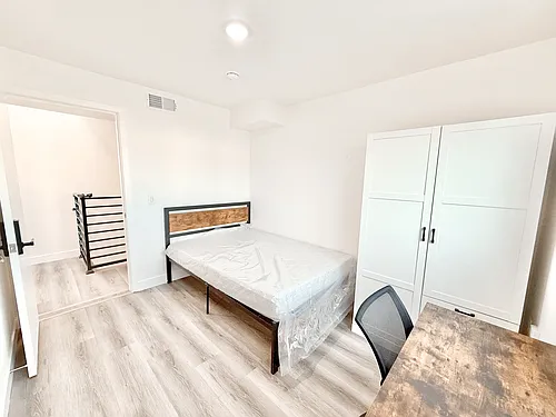 Floor plan 1329 1/2 W 36th St