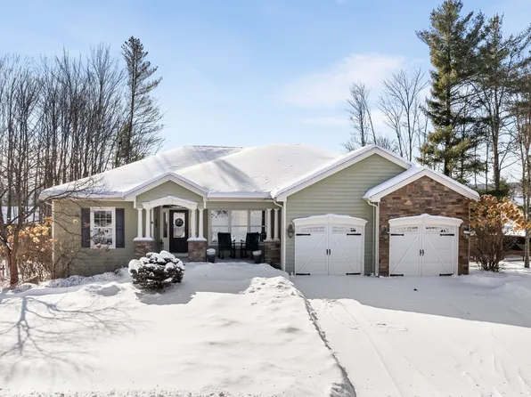 951 Southern Pines Dr, Endwell, NY 13760