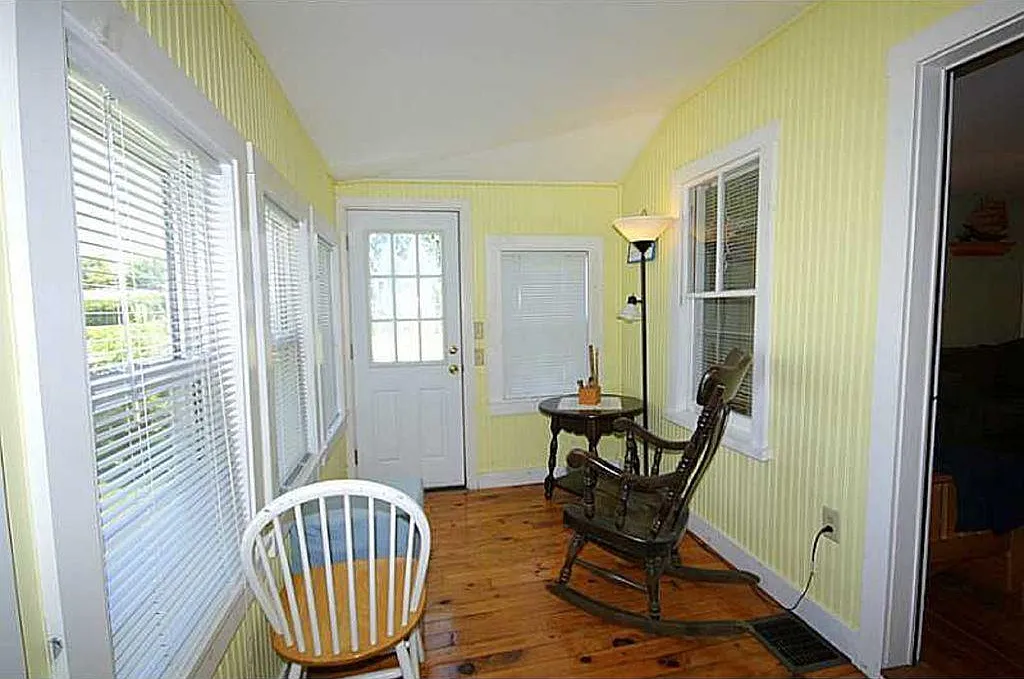 58 Hills Beach Rd — Photo 2