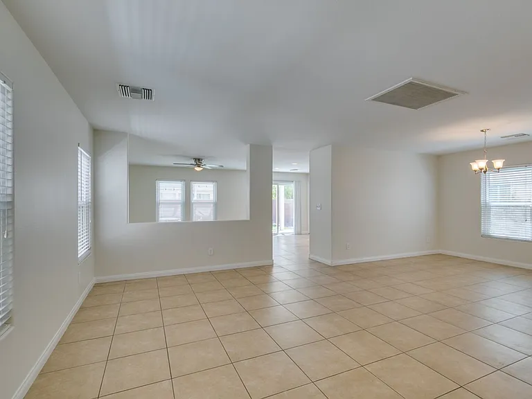 8660 Painted Horseshoe St — Photo 6