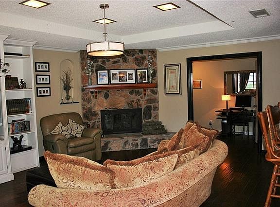 4th image of 346 Softwood Dr