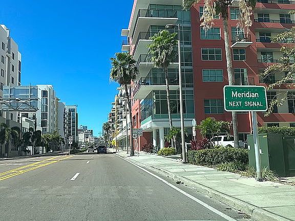 3rd image of 1208 E Kennedy Blvd Unit 419