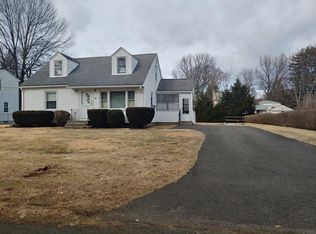 29 Colonial Ave, Agawam, MA 01001