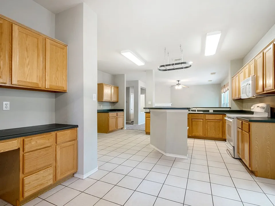 4229 Kingsburg Dr