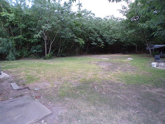 4th image of 701 Clara Ave