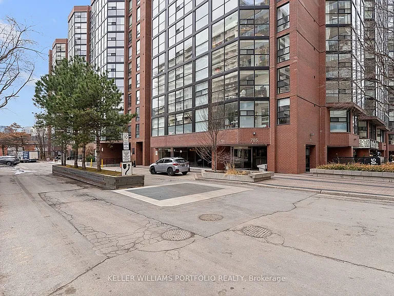 705 King St W #601 — Photo 22