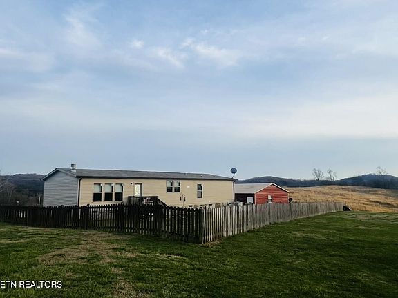 2nd image of 1216 Lookout Dr