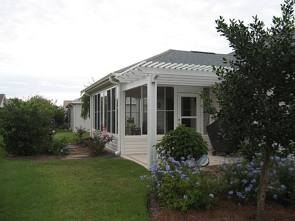 5th image of 484 Ainsworth Cir