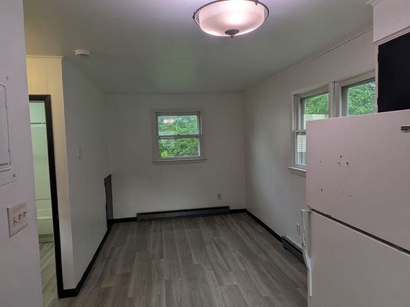 25 Glenwood Ave #B