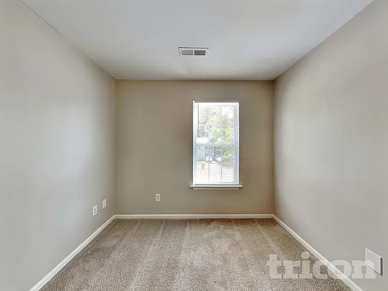 7503 Hollywood St — Photo 11