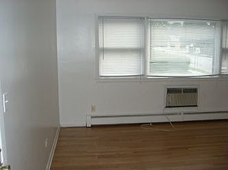 2nd image of 4353 Butterfield Rd APT 5