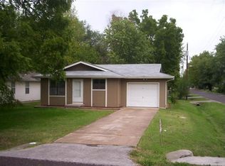 3005 W Pacific St, Springfield, MO 65802