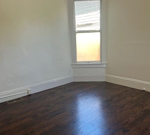 5th image of 404 N 5th St #3
