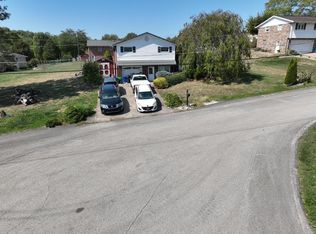 34 Greenbriar Dr, Uniontown, PA