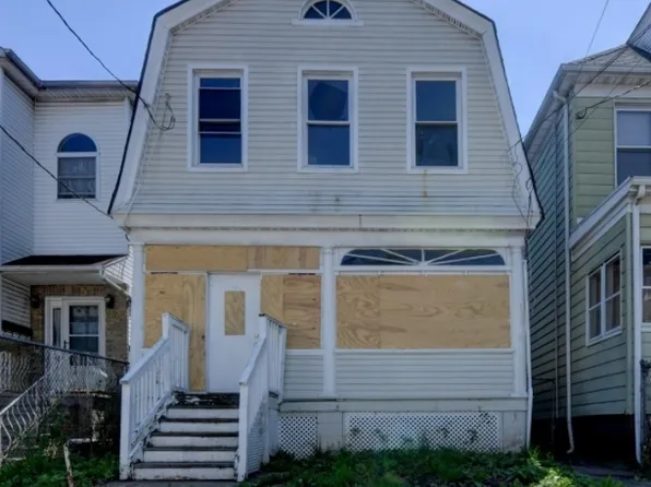 98 Fabyan Pl, Newark City, NJ 07112