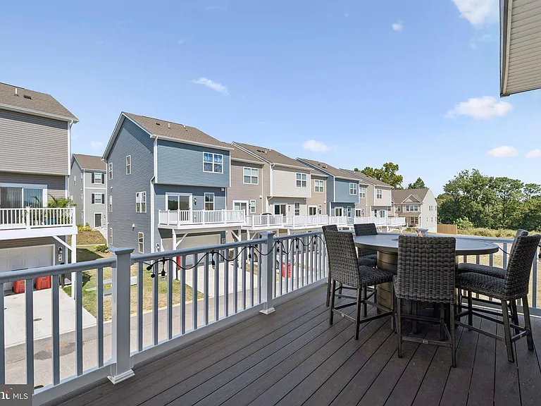 79 Swan Field Ave — Photo 2