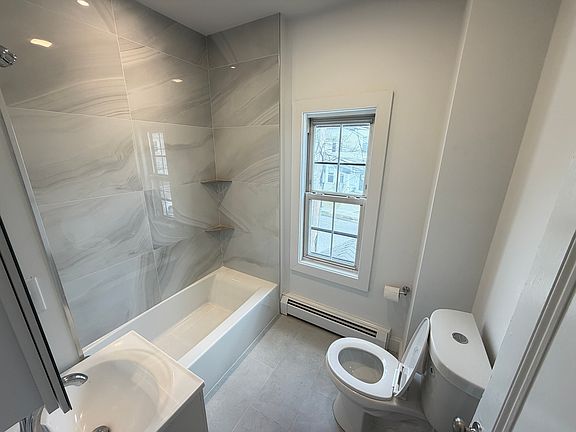 4th image of 11 Patten St #2