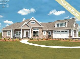 13 White Tail Run, Amherst, OH 44001