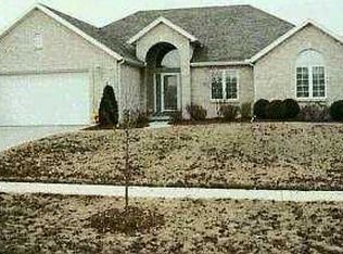 1236 E Meadow Dr, Oregon, OH 43616