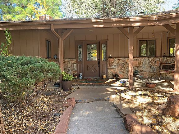 Entry covered porch