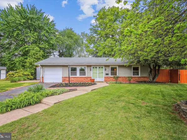 1007 W Gum Ct, Sterling, VA 20164